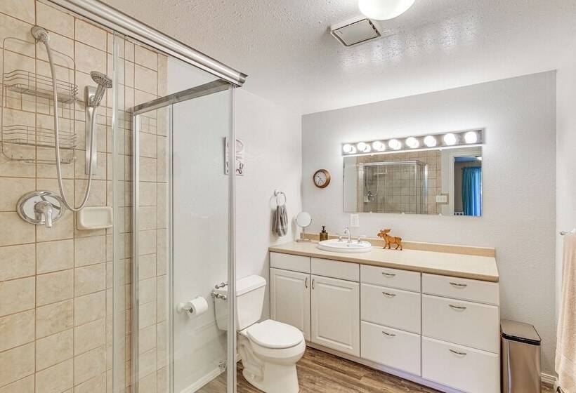 Spacious Eagle River Escape W/ Hot Tub + Views!