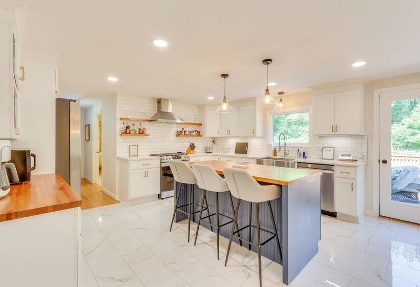 Spacious East Haddam Retreat W/ Private Pool!