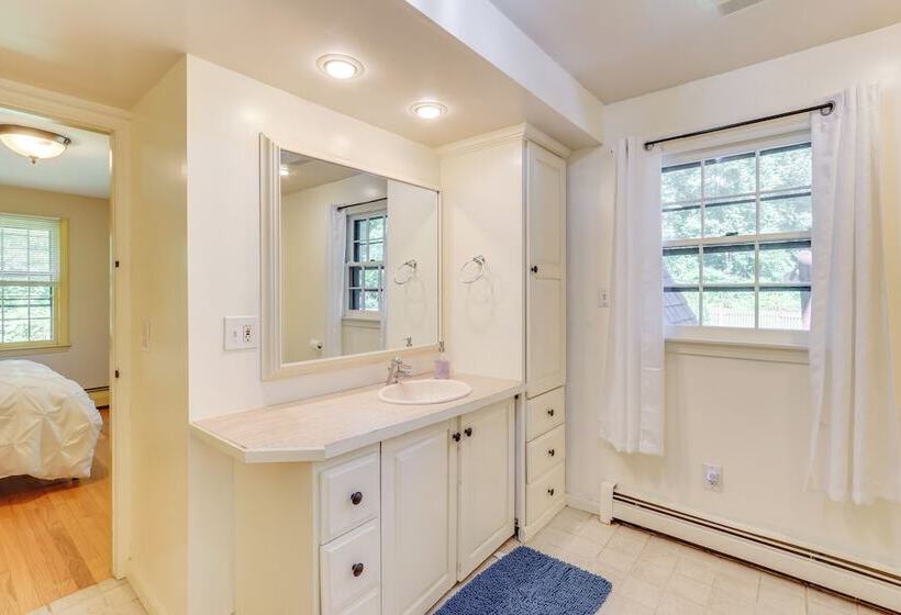 Spacious East Haddam Retreat W/ Private Pool!