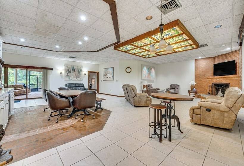 Lanai, Hot Tub & Pool: Haines City Retreat!