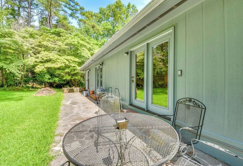 Spacious Home W/ Porch, 4 Mi To Downtown Clemson!