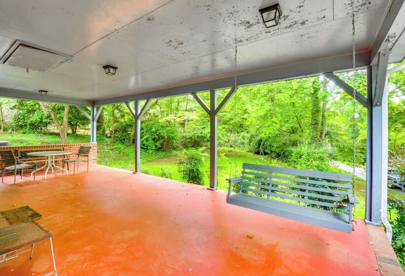 Spacious Home W/ Porch, 4 Mi To Downtown Clemson!