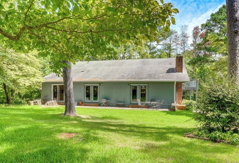 Spacious Home W/ Porch, 4 Mi To Downtown Clemson!