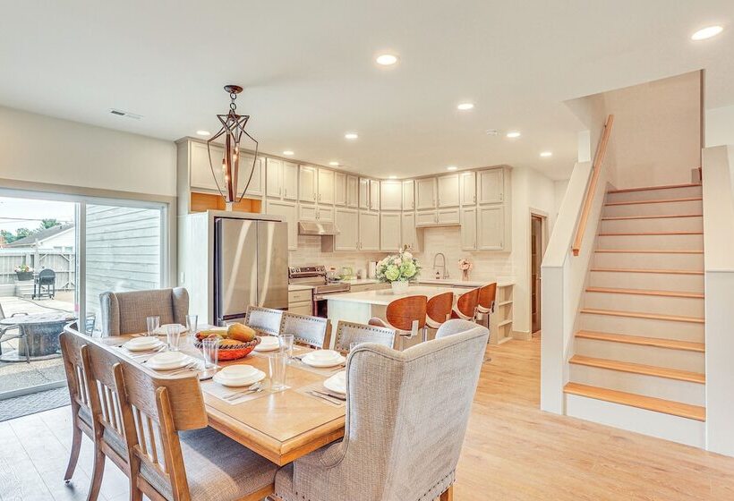 1 Mi To Downtown: New Albany Home W/ Yard