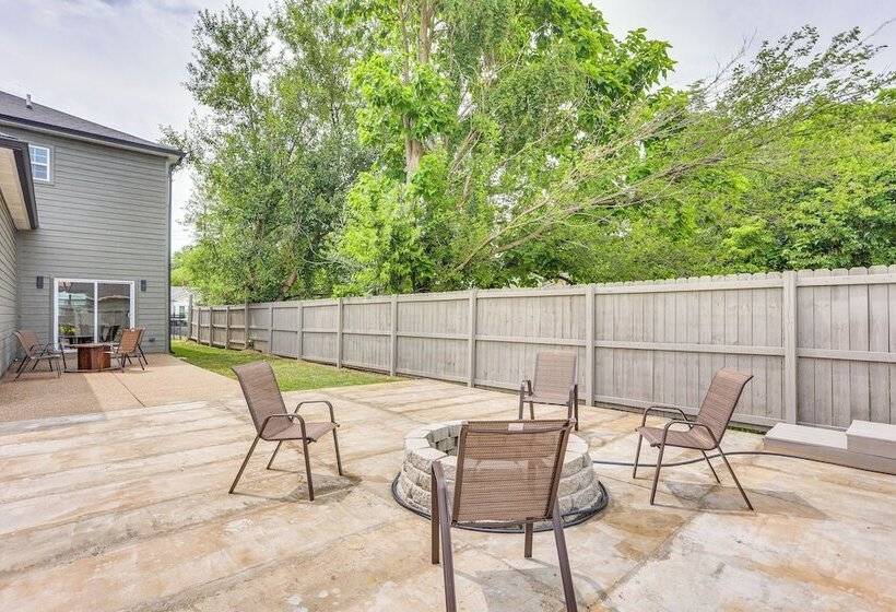 1 Mi To Downtown: New Albany Home W/ Yard