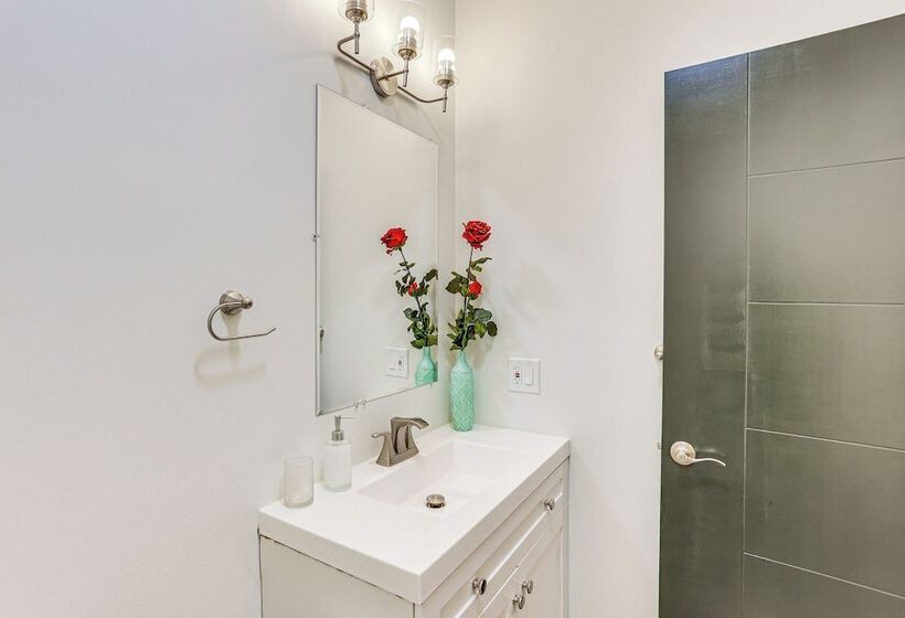 1 Mi To Downtown: New Albany Home W/ Yard