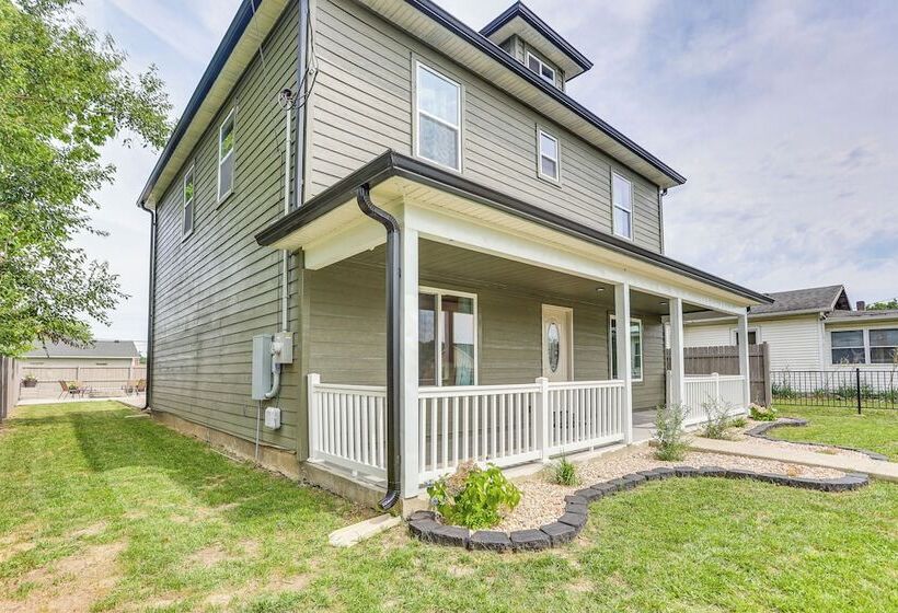 1 Mi To Downtown: New Albany Home W/ Yard