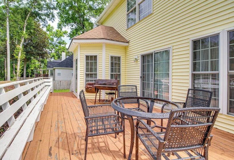 Spacious Richmond Hill Hideaway W/ Deck!