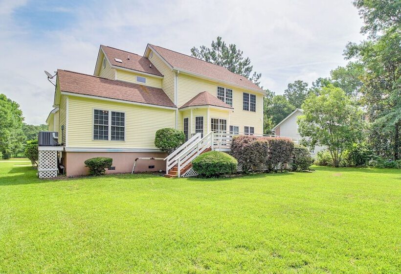 Spacious Richmond Hill Hideaway W/ Deck!