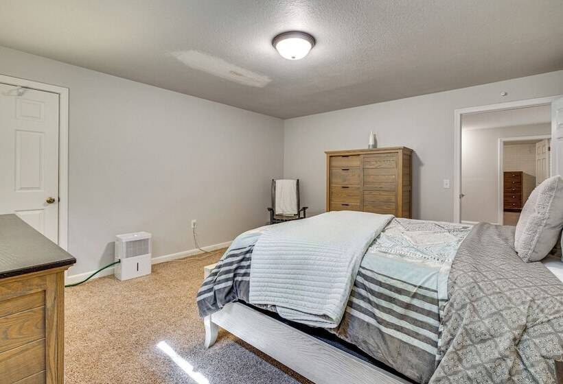 Spacious Thornville Home ~ 8 Mi To Buckeye Lake!