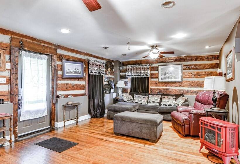 Statesville Cottage W/ Gas Grill Near Union Grove!