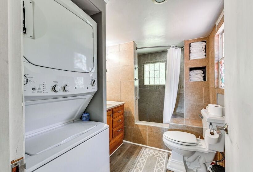 Statesville Cottage W/ Gas Grill Near Union Grove!