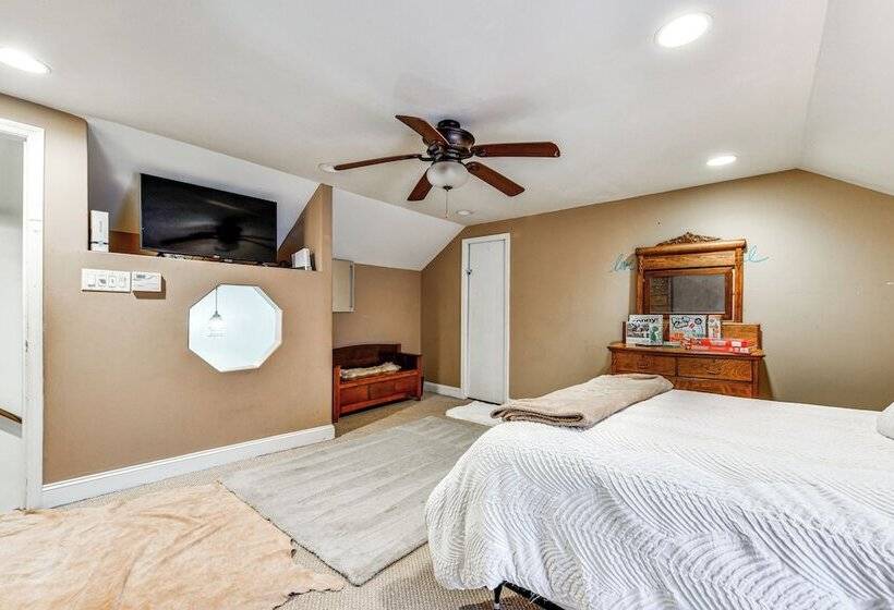 Statesville Cottage W/ Gas Grill Near Union Grove!