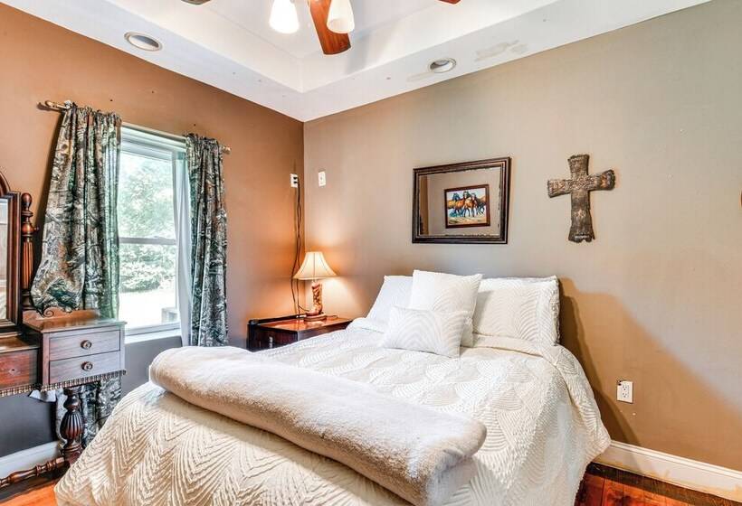 Statesville Cottage W/ Gas Grill Near Union Grove!