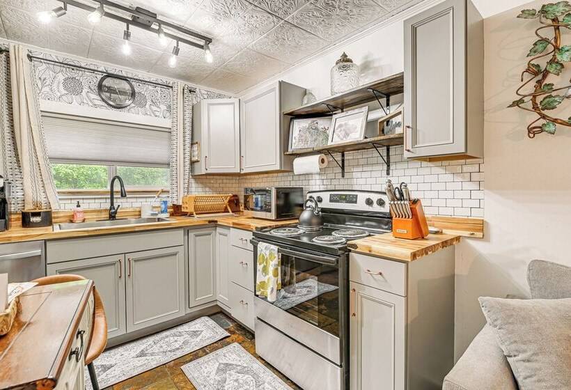 Sterling Home W/ Patio, Bbq Grill & Fire Pit!