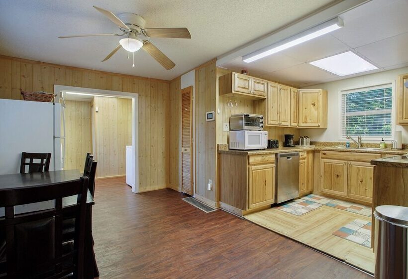 Stevensville Home Near Beach, State Parks & More!