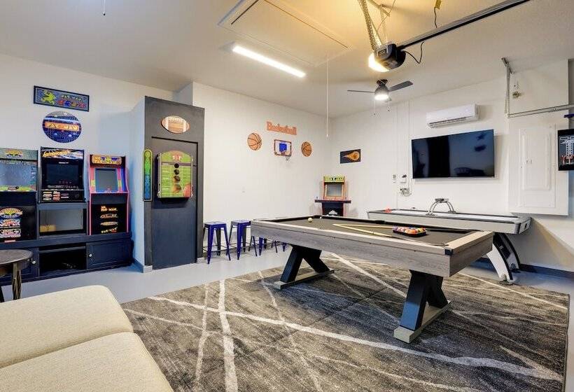 Stylish Port St Lucie Home W/ Hot Tub + Game Room!