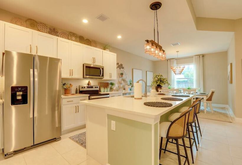 Stylish Port St Lucie Home W/ Hot Tub + Game Room!