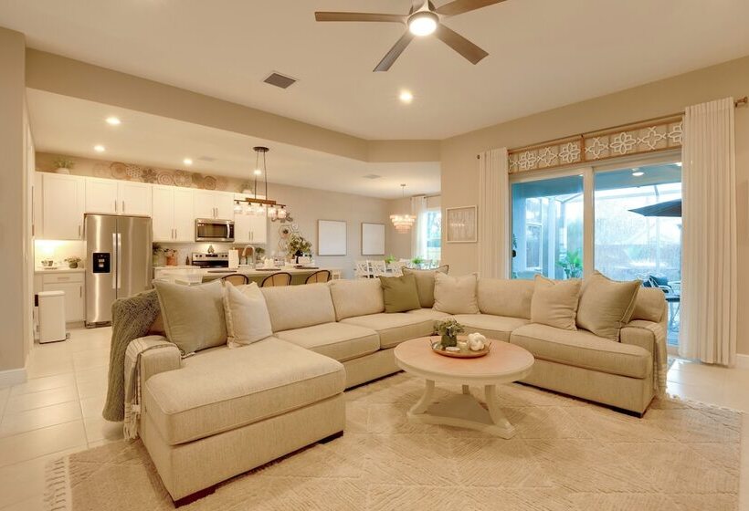 Stylish Port St Lucie Home W/ Hot Tub + Game Room!