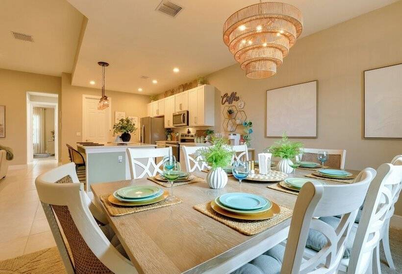 Stylish Port St Lucie Home W/ Hot Tub + Game Room!