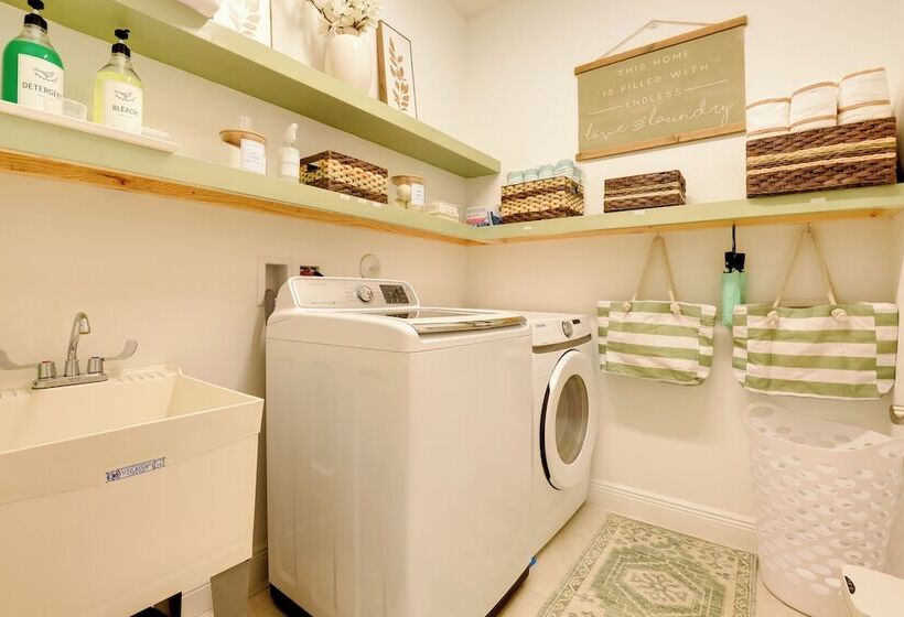 Stylish Port St Lucie Home W/ Hot Tub + Game Room!