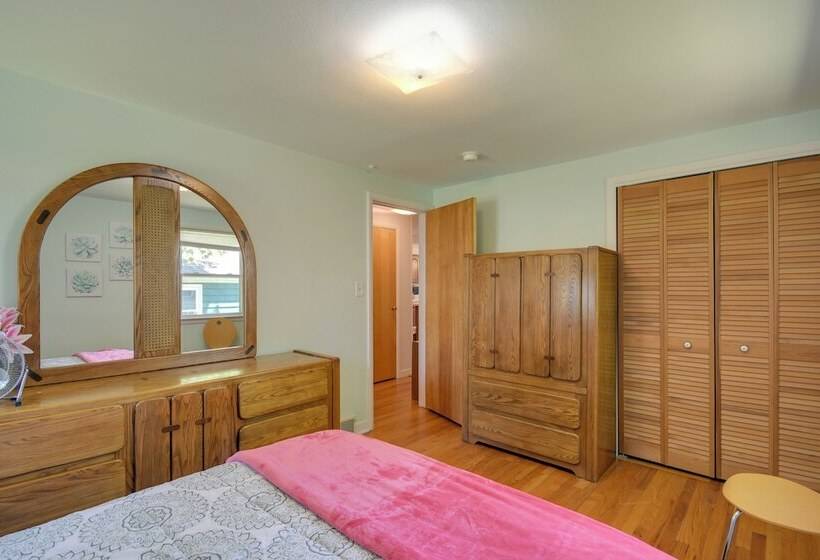 Syracuse Home W/ Fenced Yard < 1 Mi To Westcott St