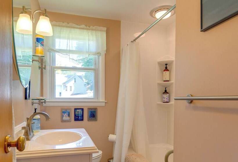 Syracuse Home W/ Fenced Yard < 1 Mi To Westcott St