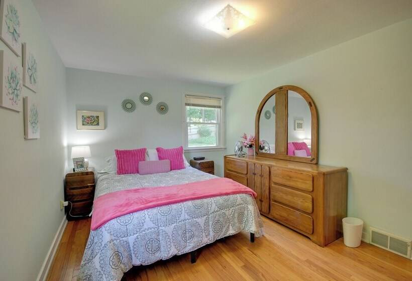 Syracuse Home W/ Fenced Yard < 1 Mi To Westcott St