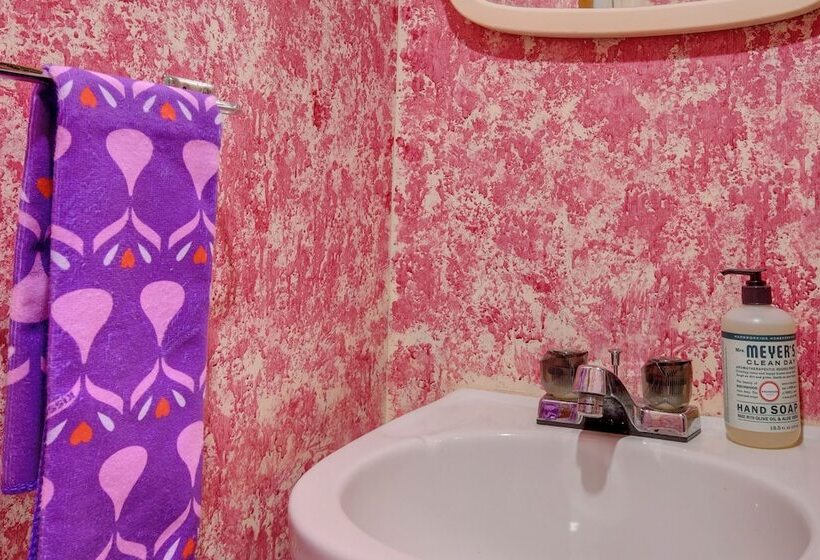 Syracuse Home W/ Fenced Yard < 1 Mi To Westcott St