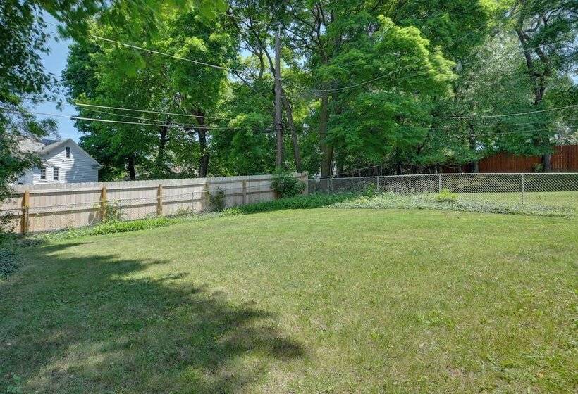 Syracuse Home W/ Fenced Yard < 1 Mi To Westcott St