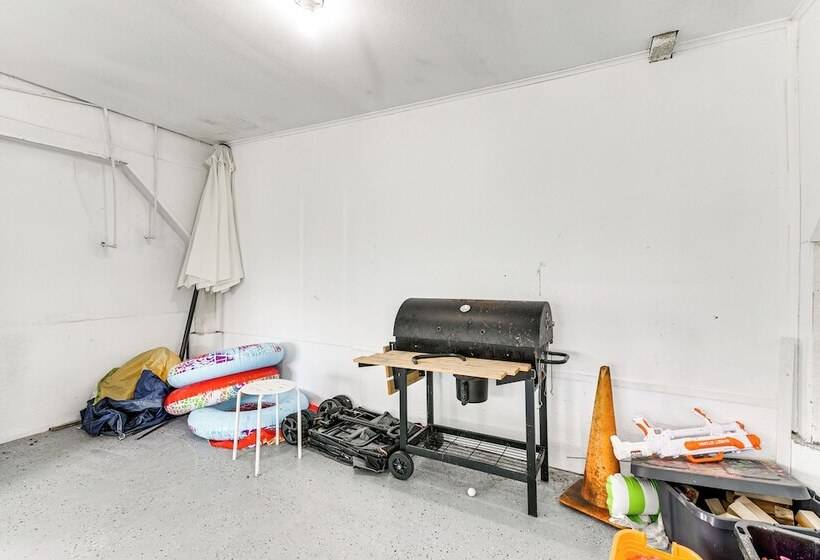 Walk To Beach & State Park: Texas Gulf Coast Home