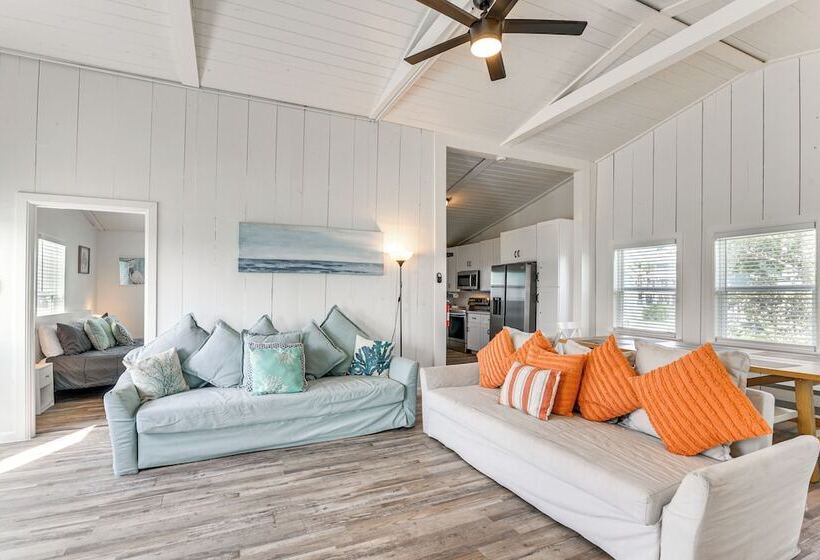 Walk To Beach & State Park: Texas Gulf Coast Home