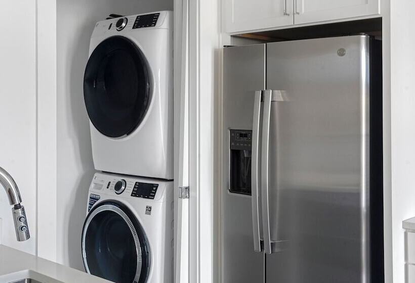 The Artesian At Bee Cave By  Landing