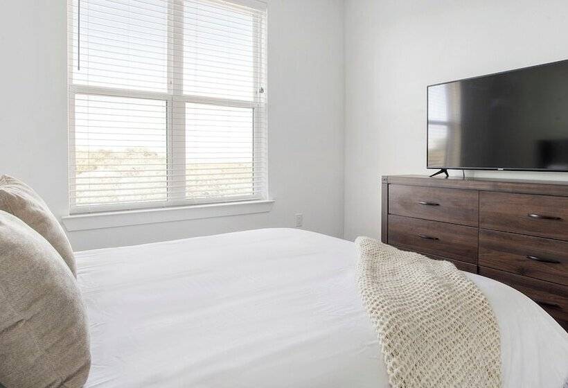 The Artesian At Bee Cave By  Landing