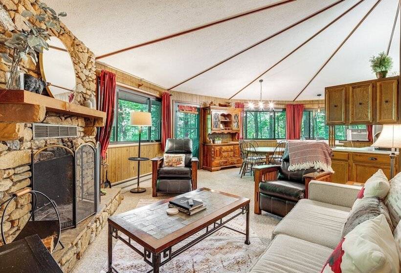 The Round House    Treetop North Carolina Cabin!