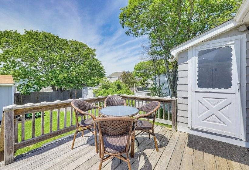 Cozy Wells Cottage W/ Deck: Steps To Beach!