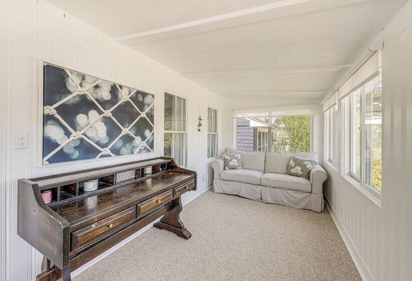 Cozy Wells Cottage W/ Deck: Steps To Beach!