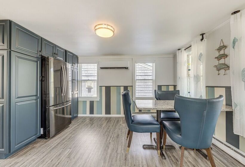 Cozy Wells Cottage W/ Deck: Steps To Beach!