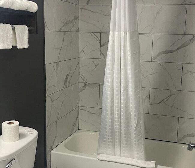 Travelers Rest Motel