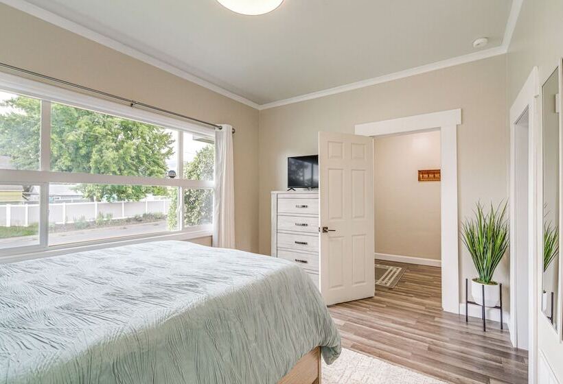 Updated Spokane Home W/ Furnished Patio Near Dtwn!