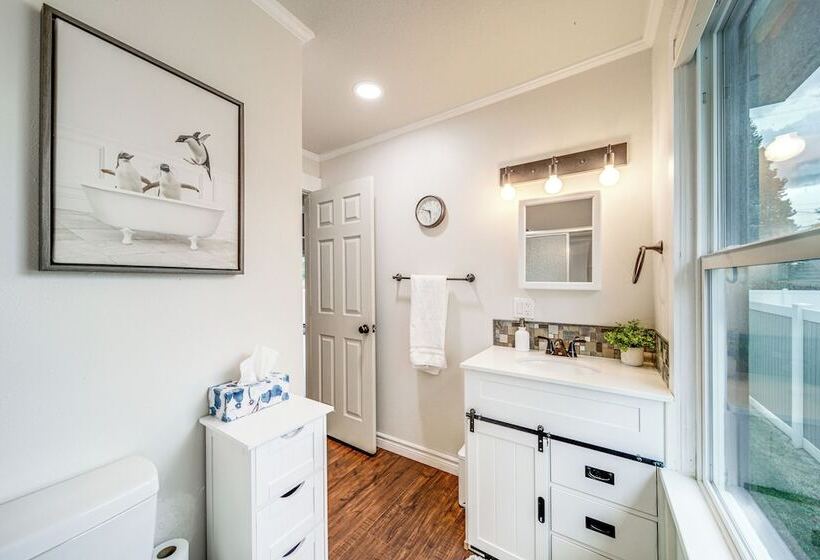 Updated Spokane Home W/ Furnished Patio Near Dtwn!