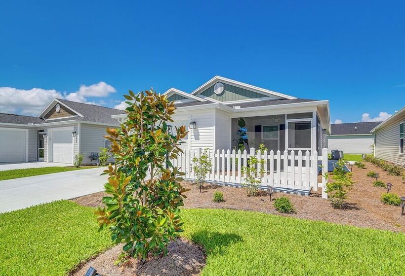 Villages Home In Gated Community W/ Pool Access!