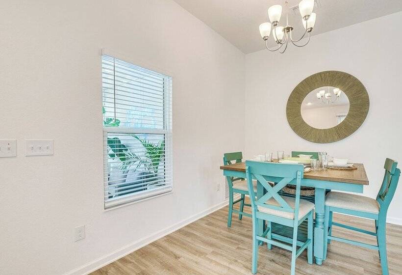 Villages Home In Gated Community W/ Pool Access!