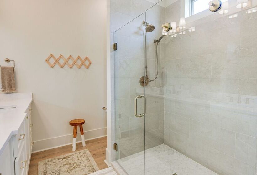 Waterfront Alexander City Home W/ Private Dock!