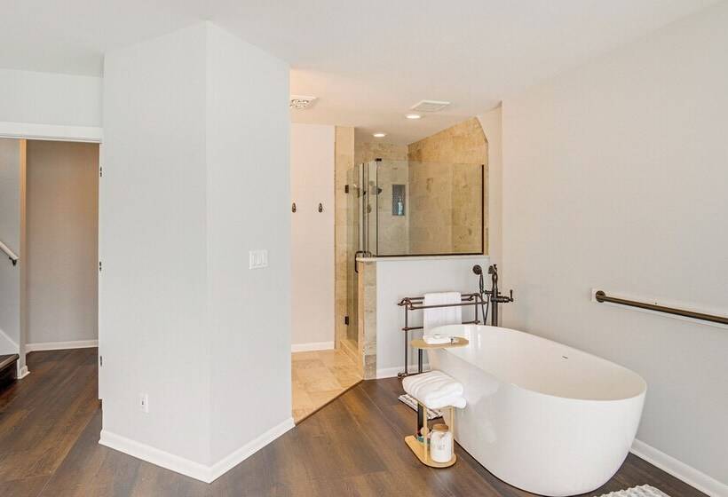 Waterfront Clarklake Escape Deck, Dock & Views