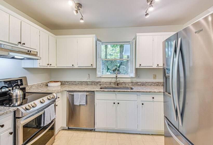 Waterfront Gainesville Home W/ Private Boat Dock!