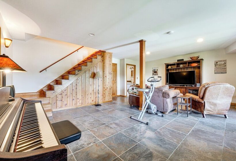 Waterfront Lake George Lodge W/ Boat Dock & Lift!