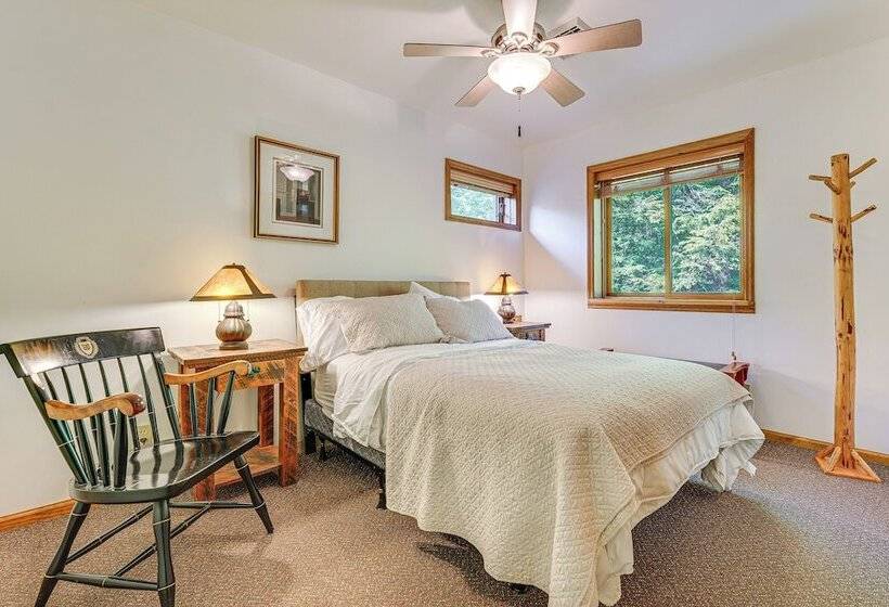 Waterfront Lake George Lodge W/ Boat Dock & Lift!