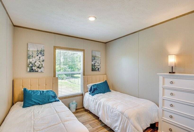 Cedar Creek Reservoir Home W/ Private Boat Ramp!