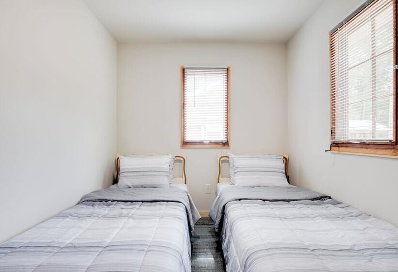 Waterfront Wisconsin Cabin: Private Dock, Grill